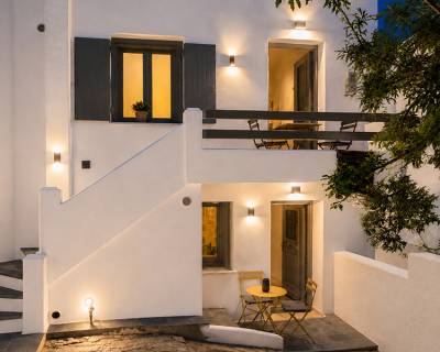 Skyros Chora Deluxe Studio